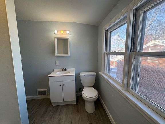 2nd image of 704 W 21st St
