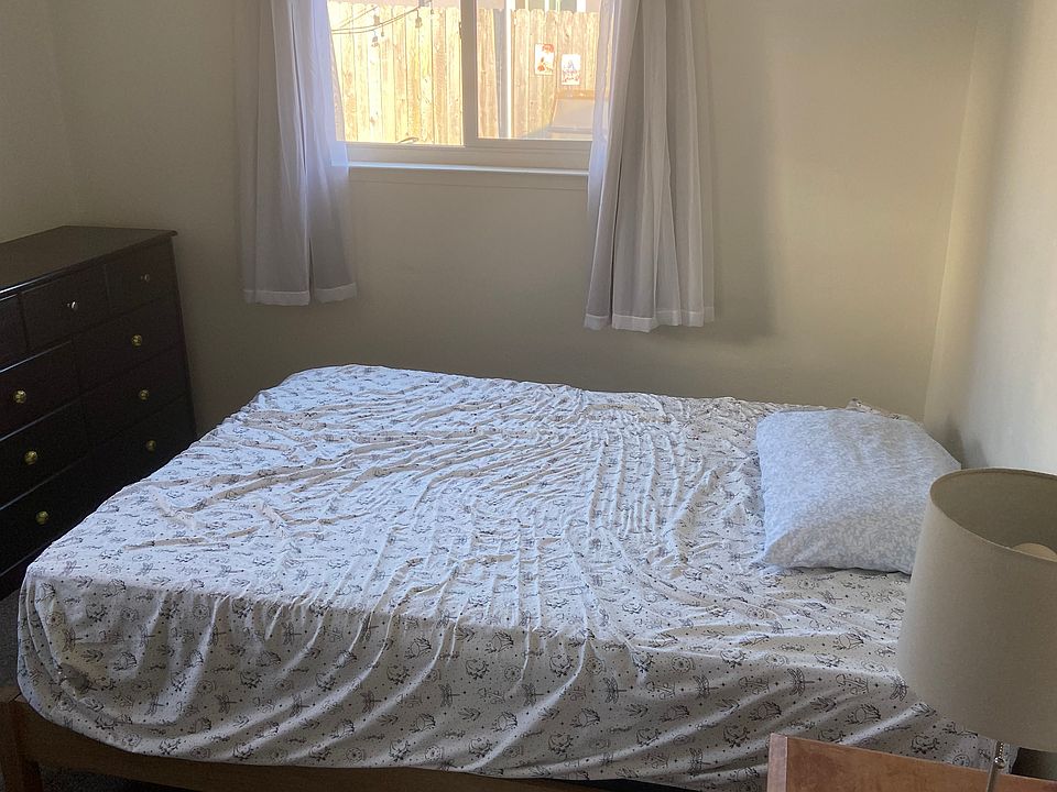 1st image of 2780 Hemlock Ave