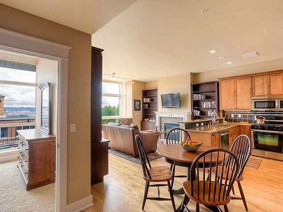 4th image of 708 Market St Unit 404