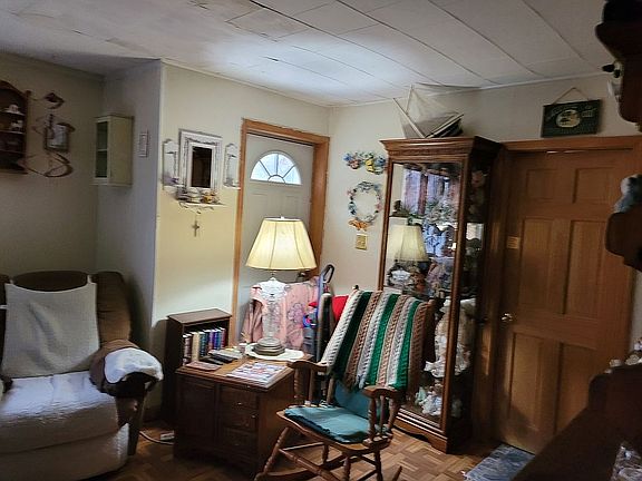 3rd image of 37 Partington Ln