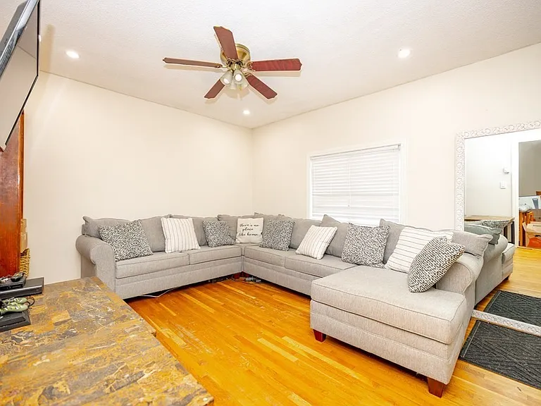 286 Ferry St #286 — Photo 3