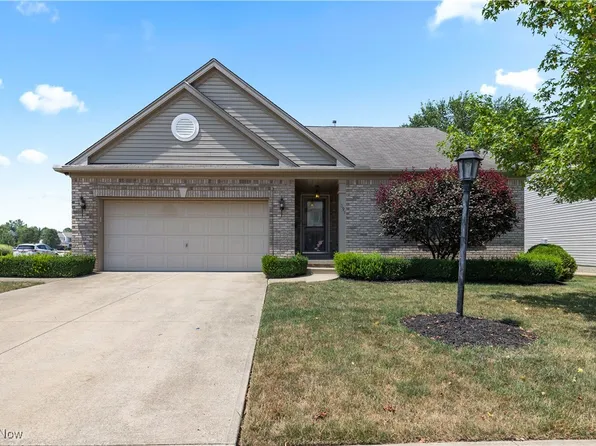 1098 Molland Dr, Brunswick, OH 44212