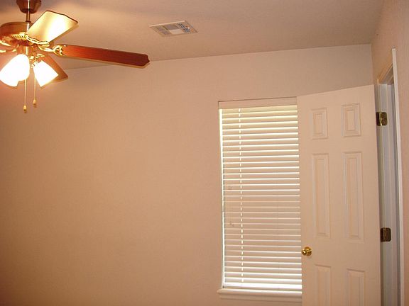 3rd image of 1616 Hazelwood Dr
