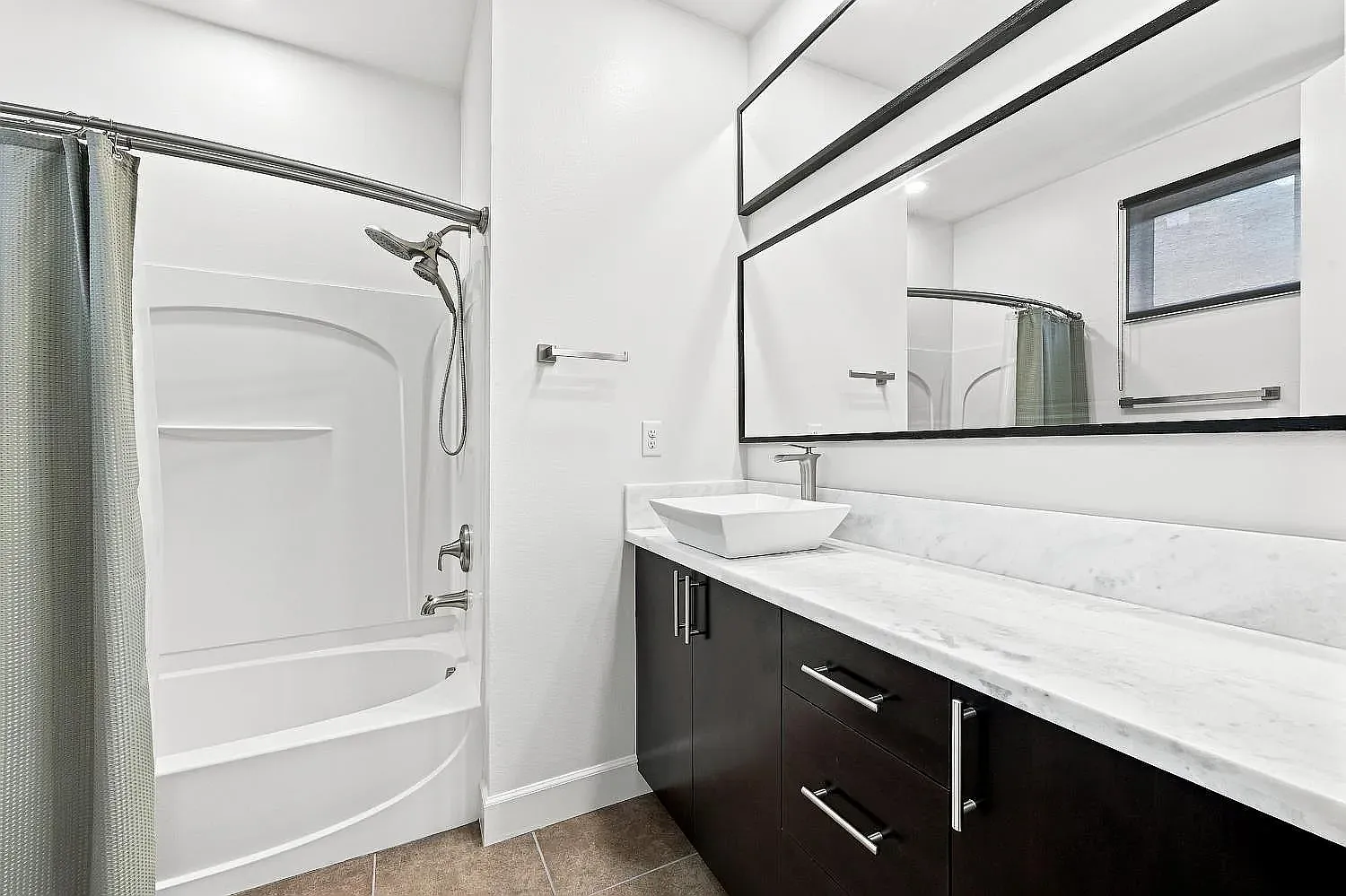 2 bed, 1180 sqft, $1,200 — Photo 4