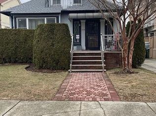 163 Beaumont St, Brooklyn, NY 11235
