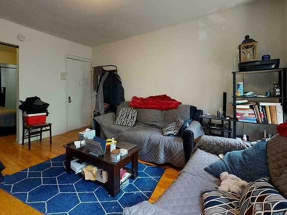 4th image of 7 W 103rd St APT 2D