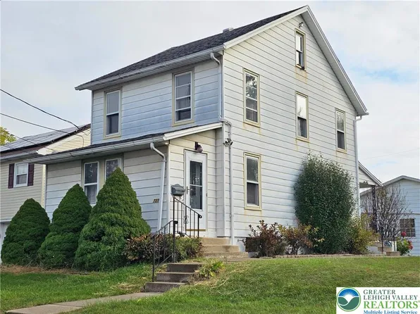 727 6th St, Whitehall, PA 18052