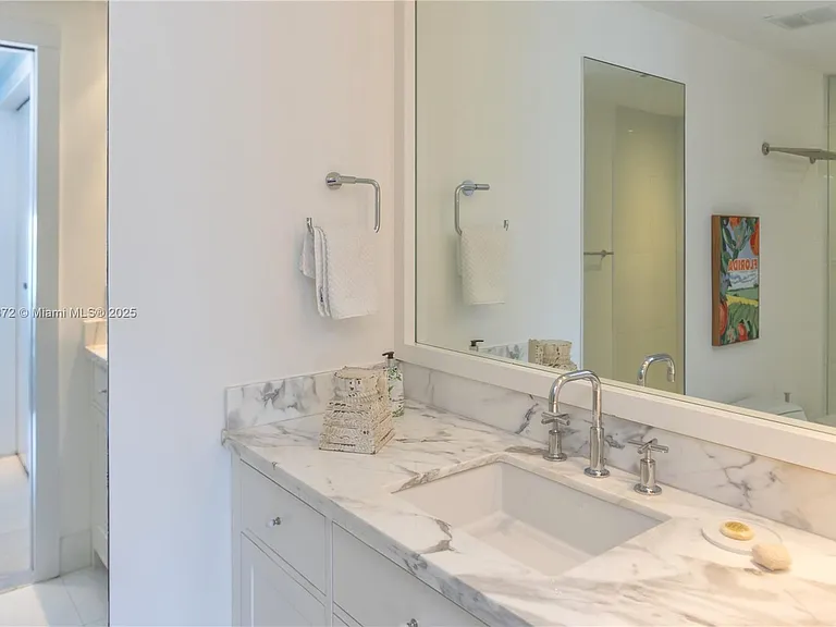 520 West Ave #1102 — Photo 40