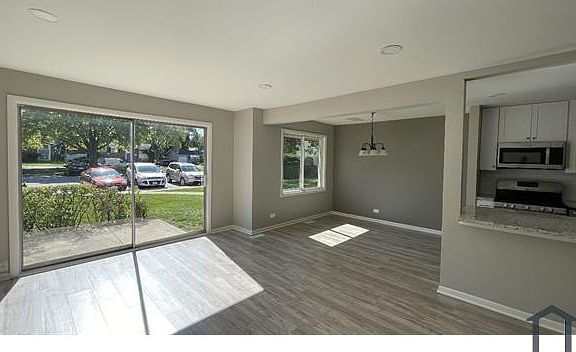 2nd image of 3018 Roberts Dr #9-1