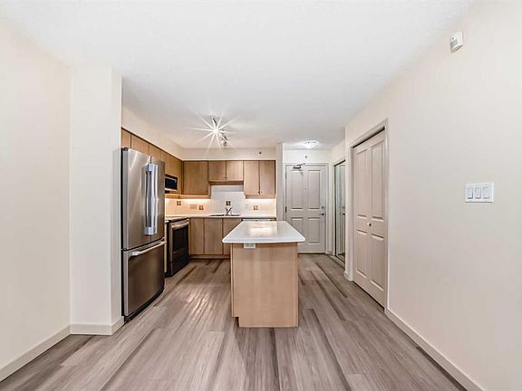 4th image of 650 W 10th St SW #202