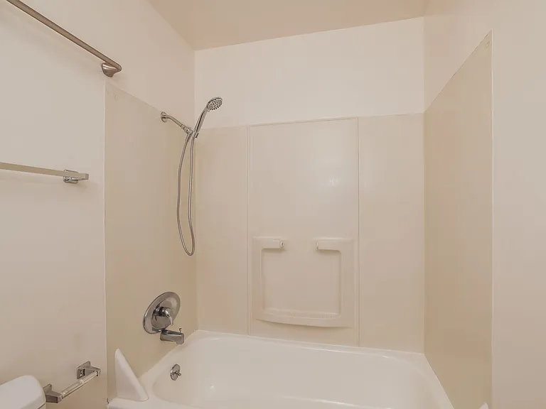 5851 Vallejo St #B — Photo 22