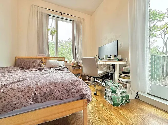Bedroom, photo 2