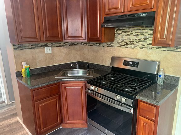 5th image of 18 N 12th St APT 106