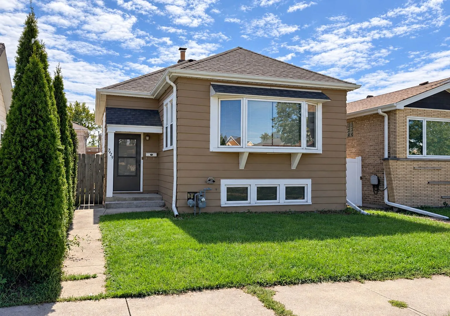 Renovated 3 Bed, 1 Bath Home in Summit — Photo 1