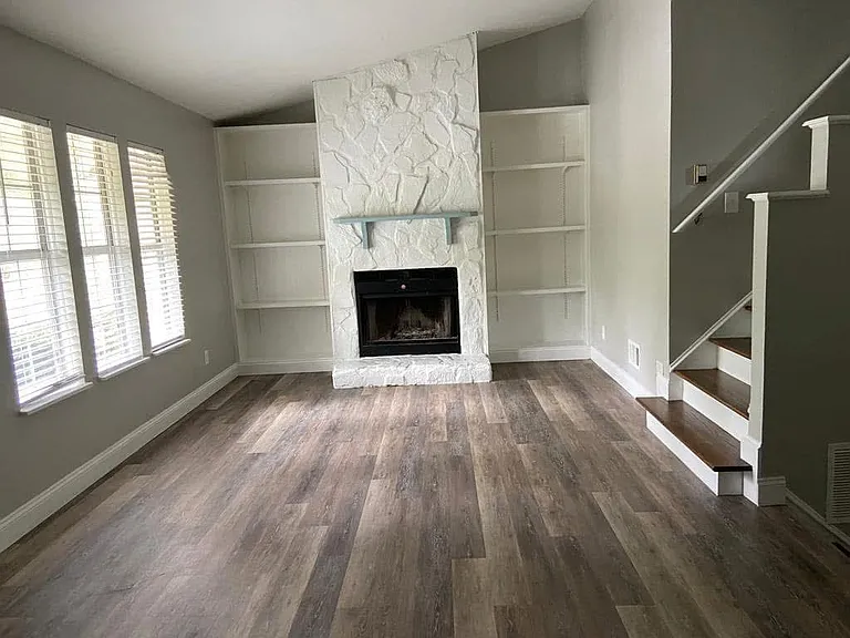 1468 Westwood Ct SW — Photo 1