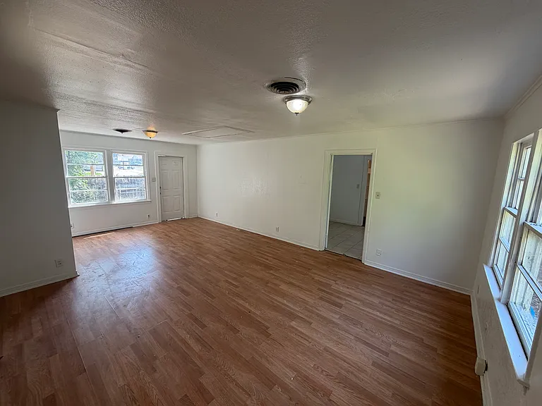 5337 Hearne Ave — Photo 5
