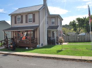 67 Cornish St, Washington, NJ 07882