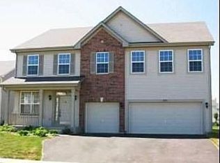 561 W Mara Lynn Ct, Round Lake, IL 60073