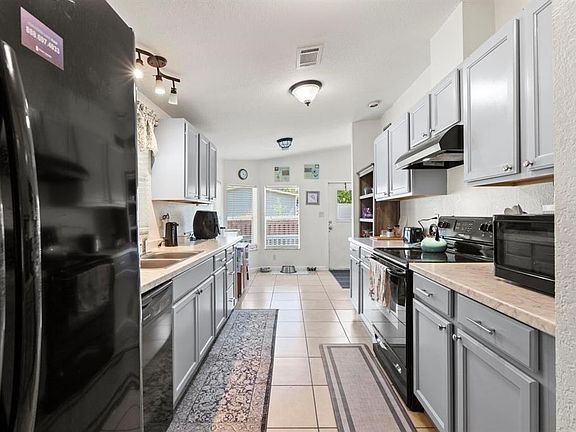 5th image of 1597 Water Oak Rd