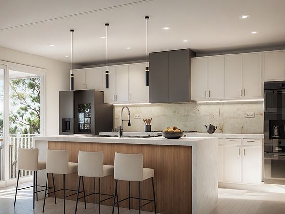 3rd image of 821 E Spring View Dr S