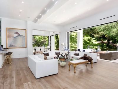 2231 Benedict Canyon Dr, Beverly Hills, CA, 90210