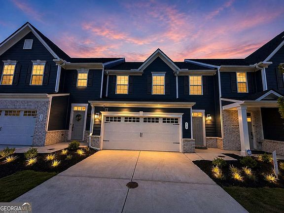 2nd image of 320 Mayflower Dr