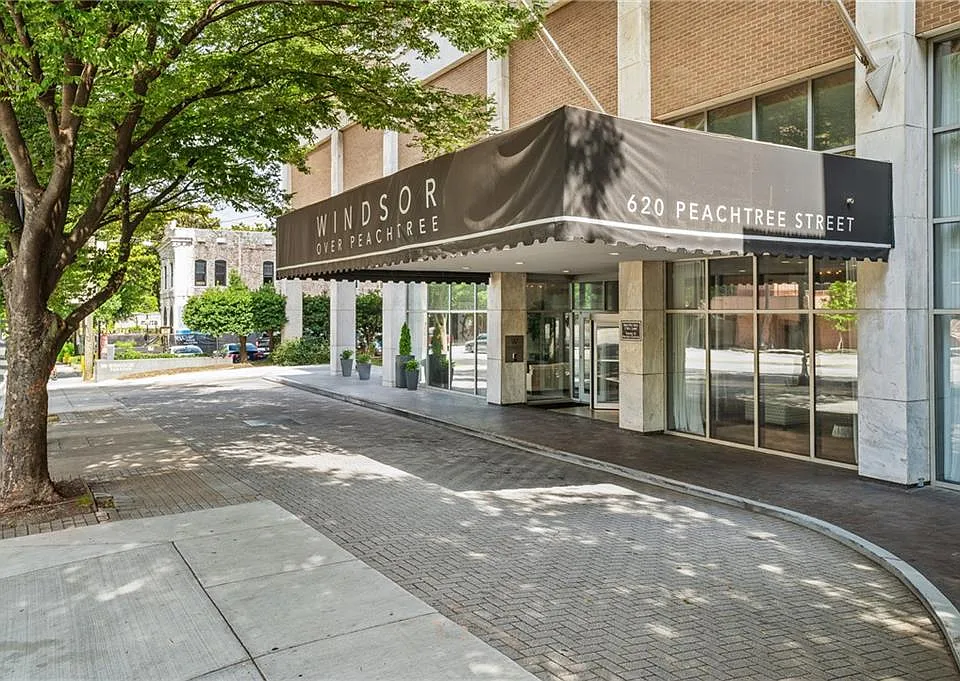 620 Peachtree St NE #911