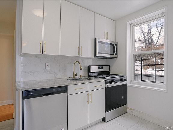4th image of 345 Bronx River Road #4D