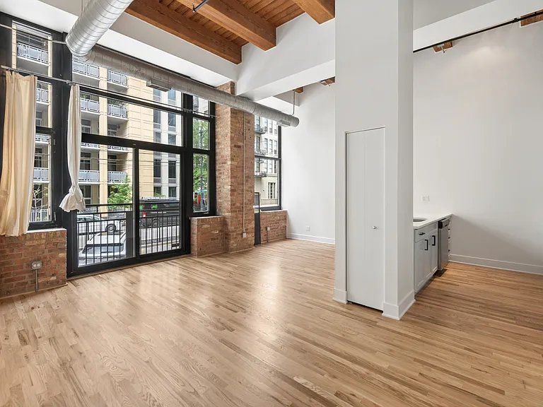 521 W Superior St #132 — Photo 2