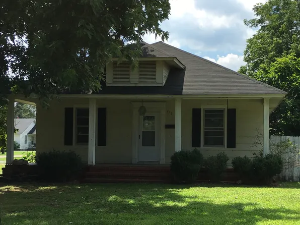 408 S 16th St, Erwin, NC 28339