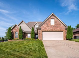 7914 Hollowview Dr, Sellersburg, IN 47172