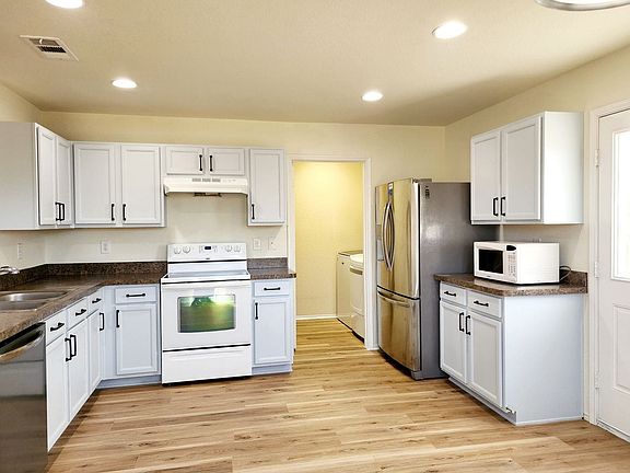5th image of 507 Amelia Ct