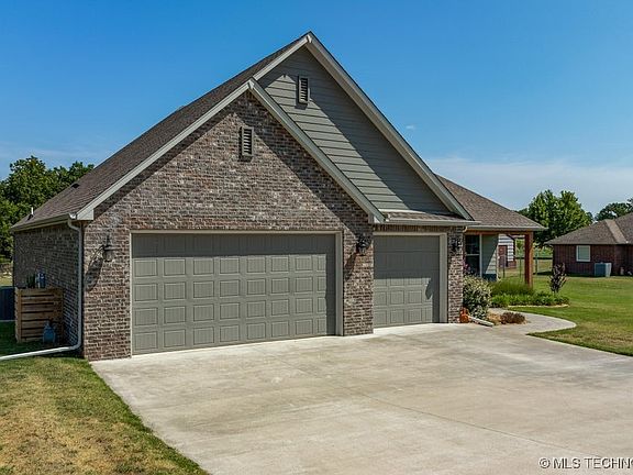 3rd image of 61530 E 266th Rd