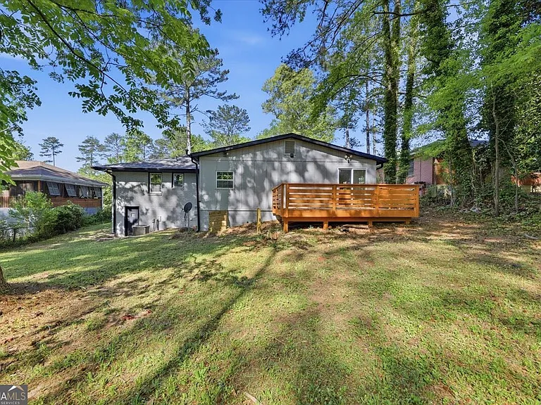 2082 Rosewood Rd — Photo 16