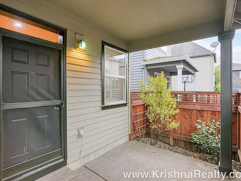 491 NE 63rd Way — Photo 28