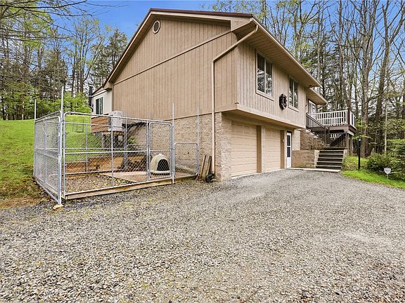 5th image of 752 Peninsula Dr