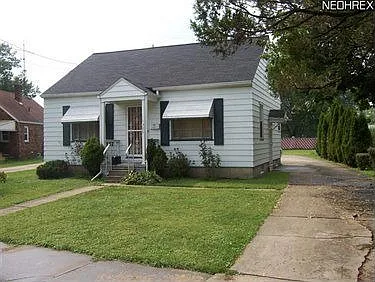 1329 Vernon Ave NW photo 1