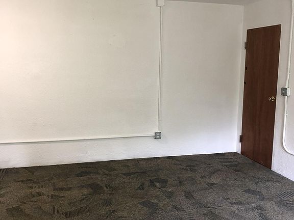 5th image of 618 Versailles Ave #22