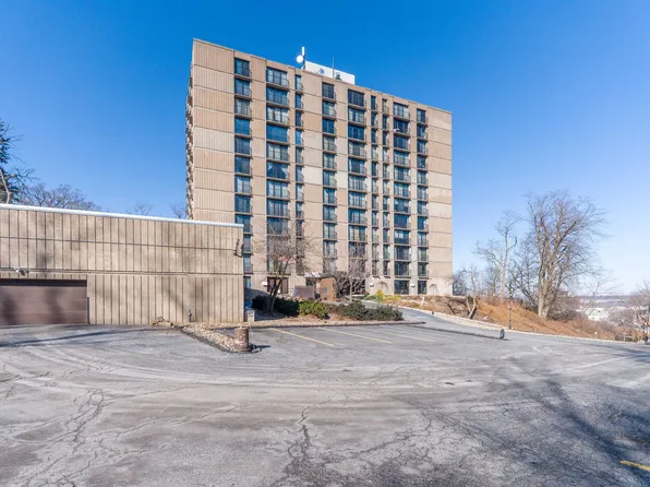 1800 7th St APT 10E, East Moline, IL 61244