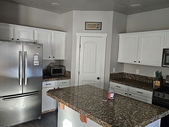 3rd image of 6284 N Silver Elm Way