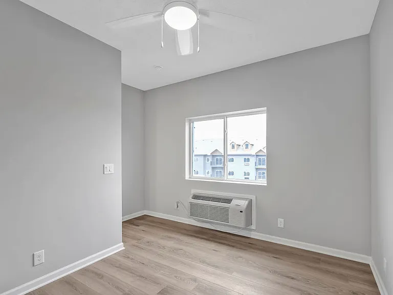 The Creek Apartments — Photo 10