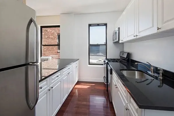 Kitchen, photo 1