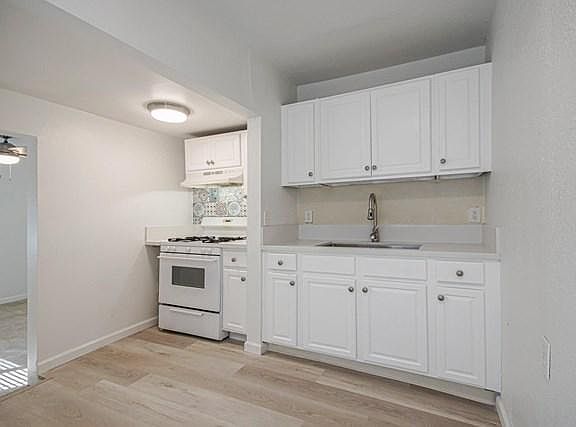 4th image of 4367 McClintock St #1/2