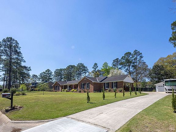 2nd image of 1204 Cambridge Rd