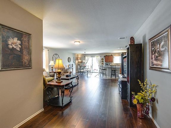 4th image of 2141 Benning Way