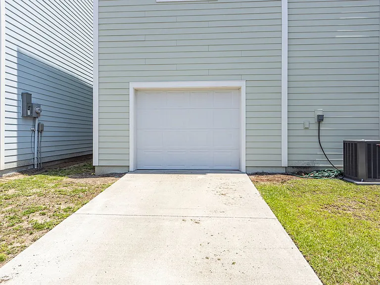 1665 Indy Dr — Photo 35