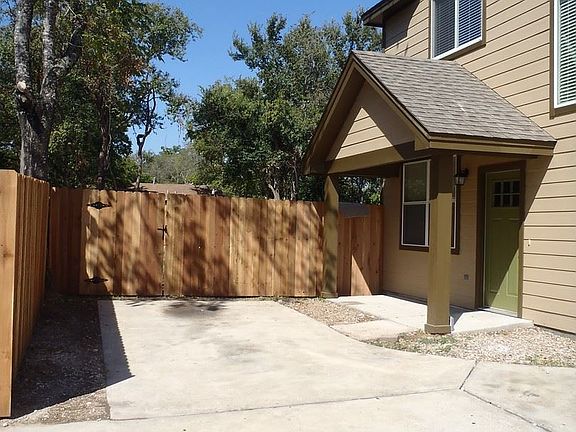 3rd image of 6914-B Meador Ave