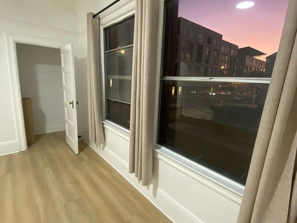 1st image of 2055 Berkeley Way Room 1