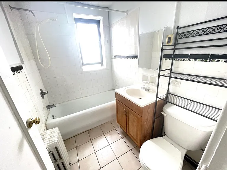 294 Davis Ave #B — Photo 4