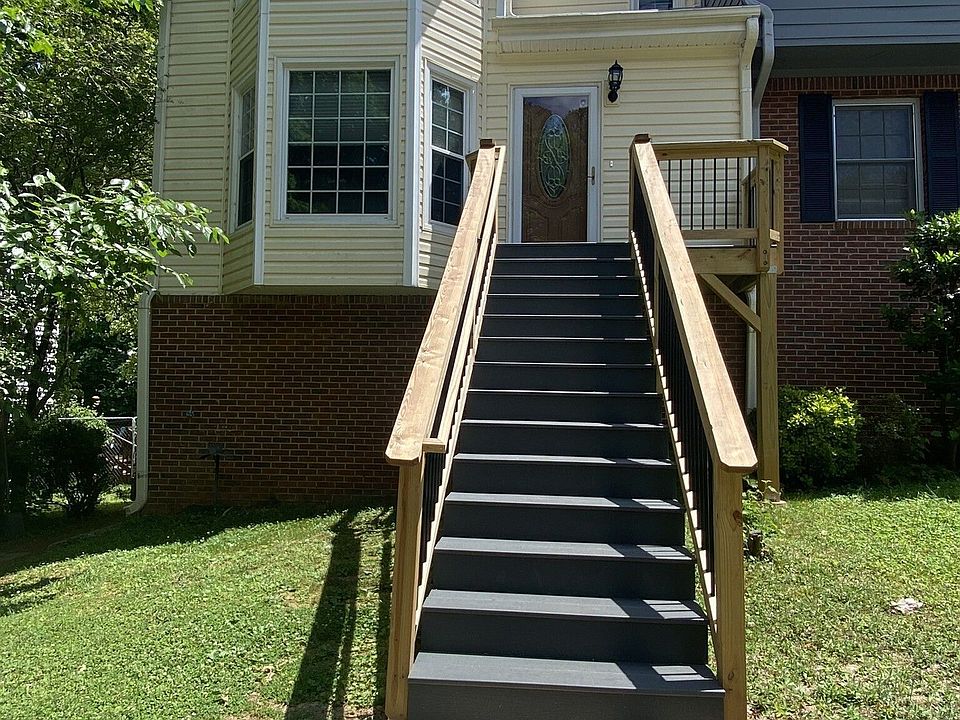1st image of 156 Brighton Ct